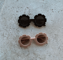 Load image into Gallery viewer, Coco Flower Sunglasses - Black