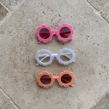 Load image into Gallery viewer, Coco Sungalsses - Pink/White/Peach